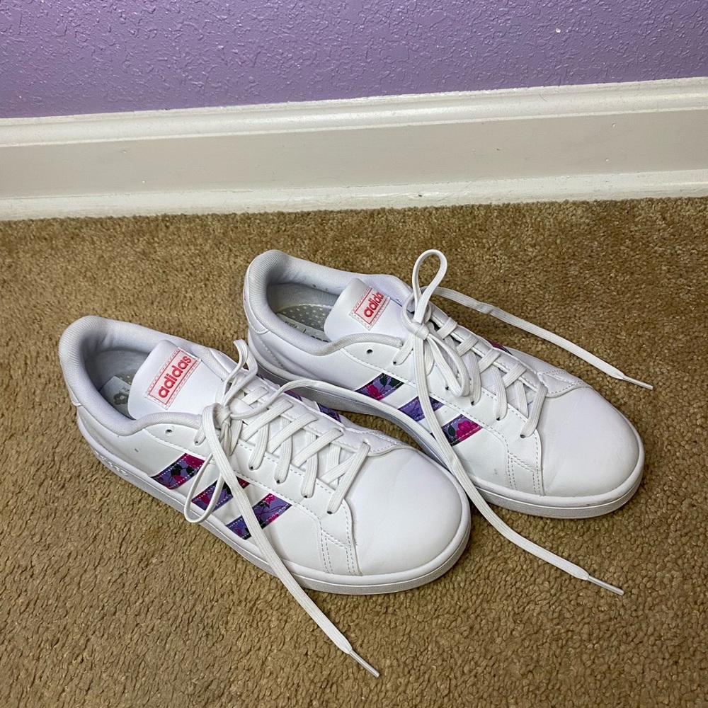 Adidas Sneakers